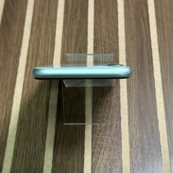 iPhone Seminovo 11 64GB Verde 100% - Imagem 6