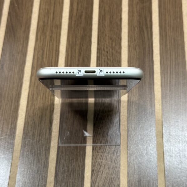 iPhone Seminovo 11 128GB Branco 100% - Imagem 7
